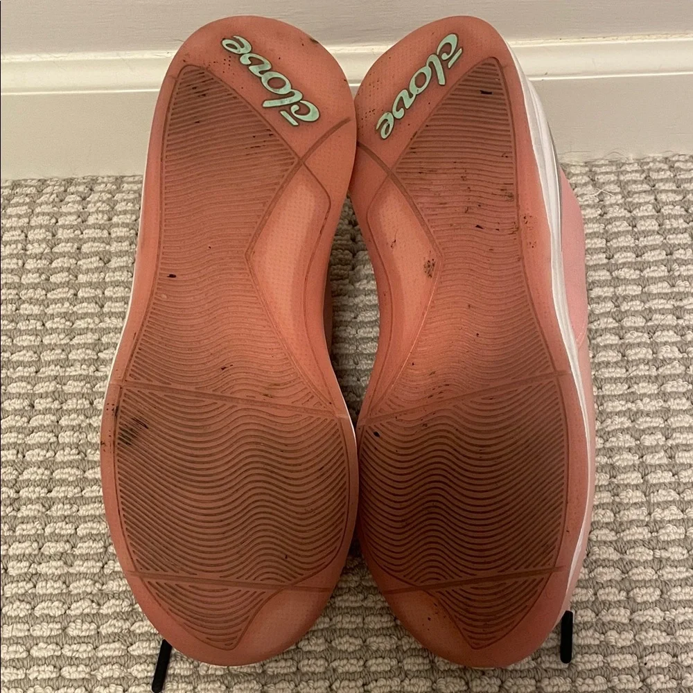 Women’s Athletic Slip-On Sneakers in Light Pink